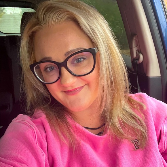 Meet your Posher, Shynia - Picture 1 of 2